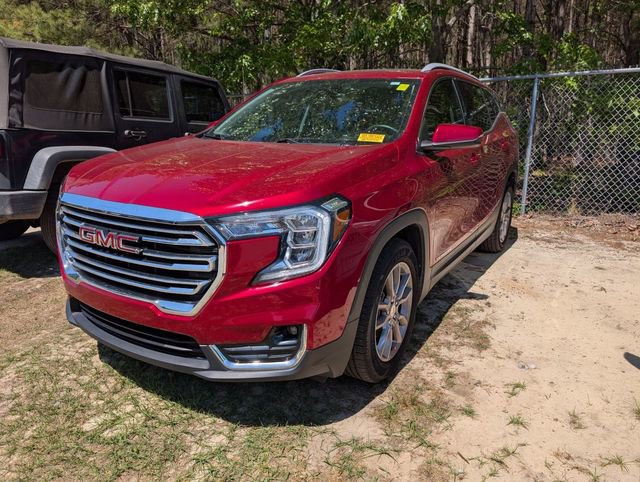 Used 2023 GMC Terrain SLT w/ Infotainment Package II FWD image 4