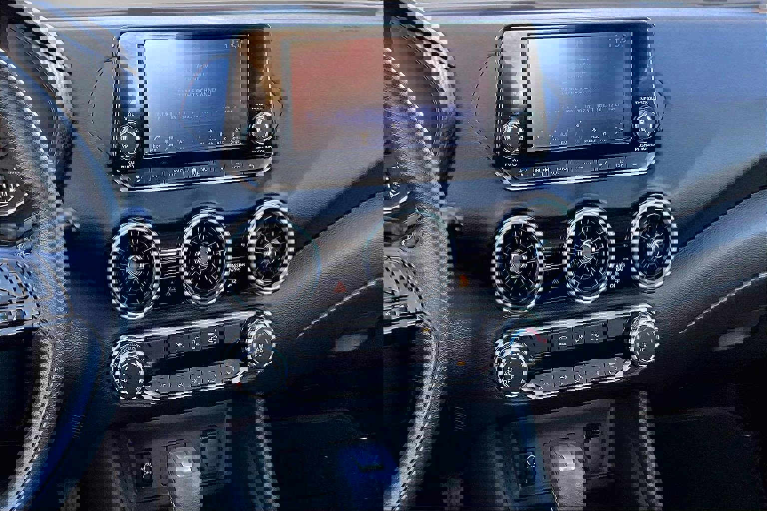 Used 2025 Nissan Sentra S image 9