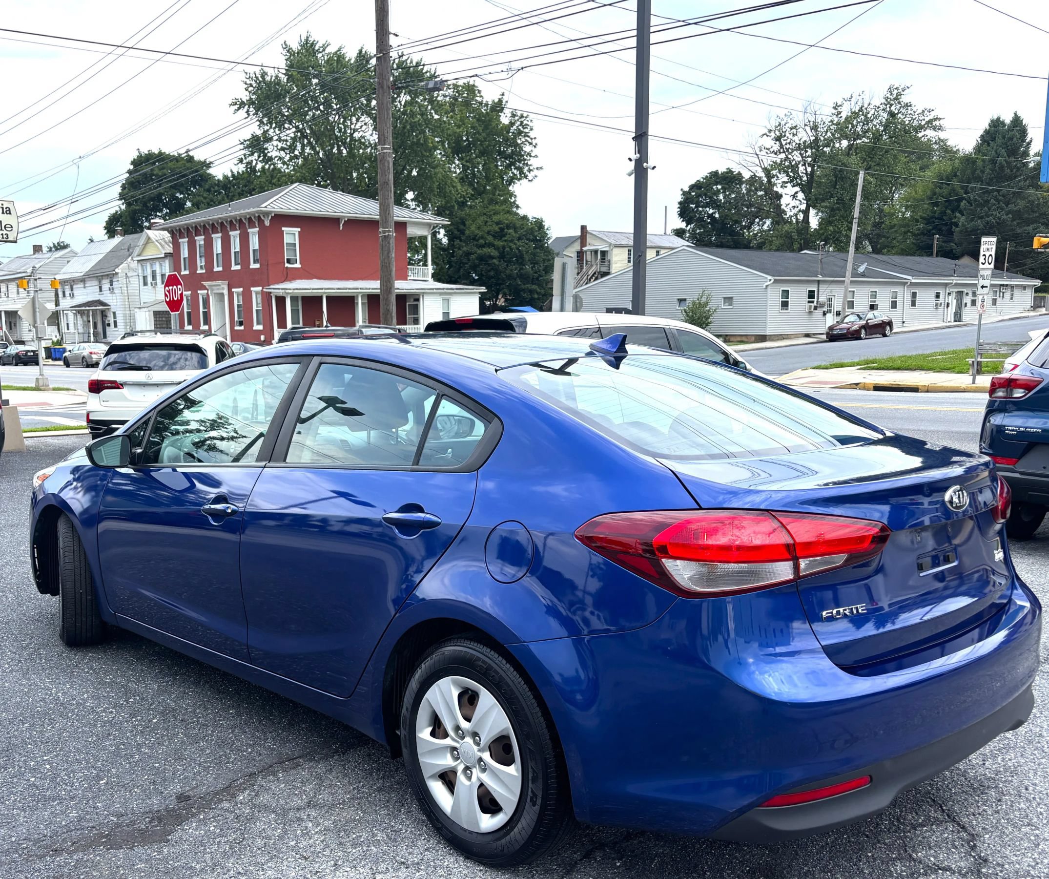 Used 2017 Kia Forte LX FWD image 4