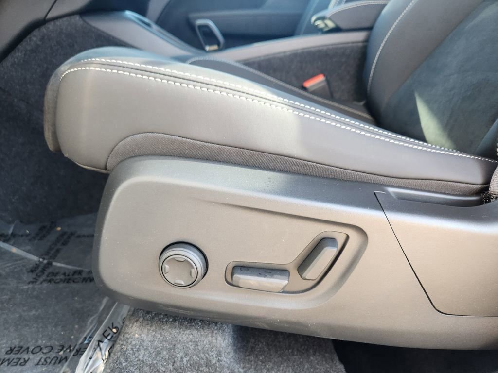 New 2026 Volvo XC40 B5 Ultra w/ Climate Package image 8