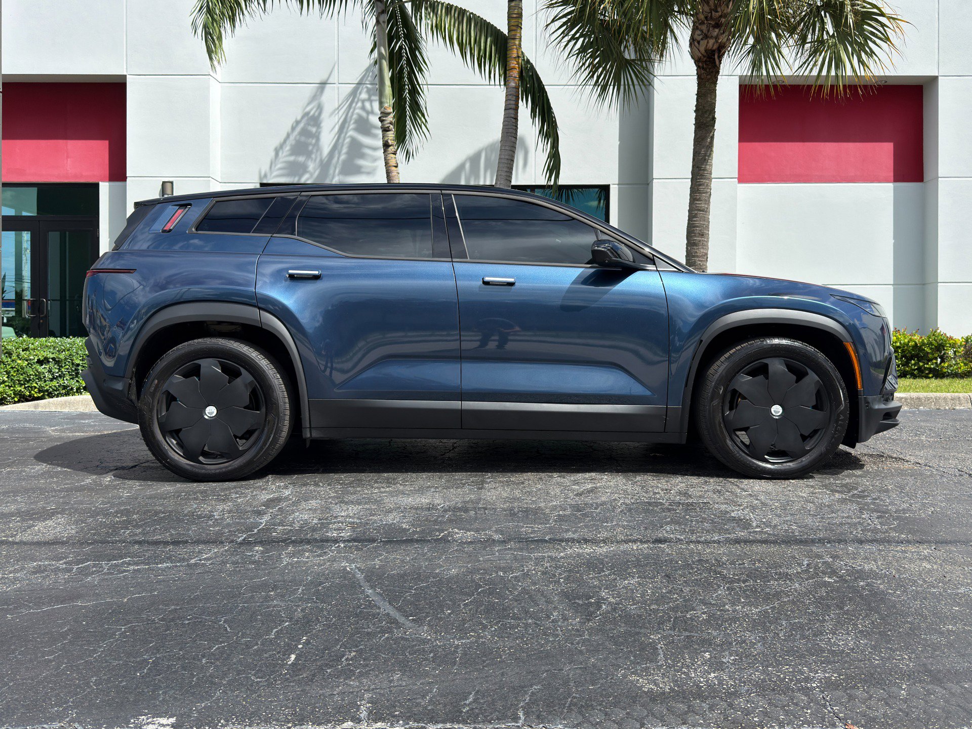 Used 2023 Fisker Ocean Extreme image 3