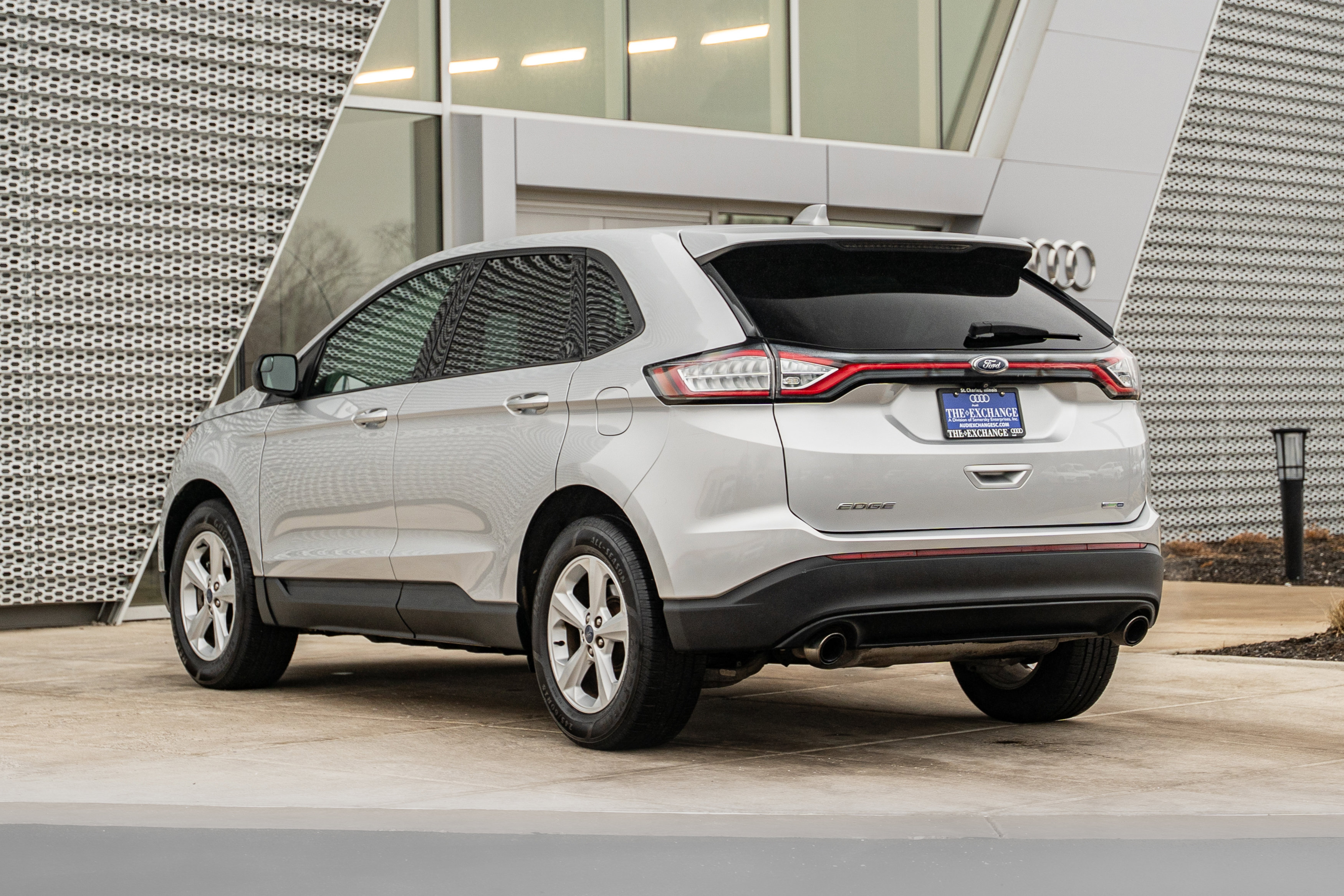 Used 2018 Ford Edge SE image 5