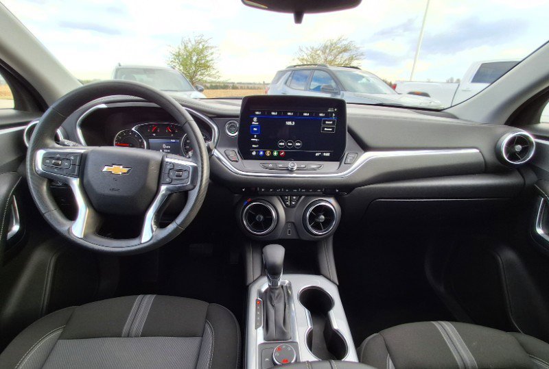 Used 2025 Chevrolet Blazer LT image 17