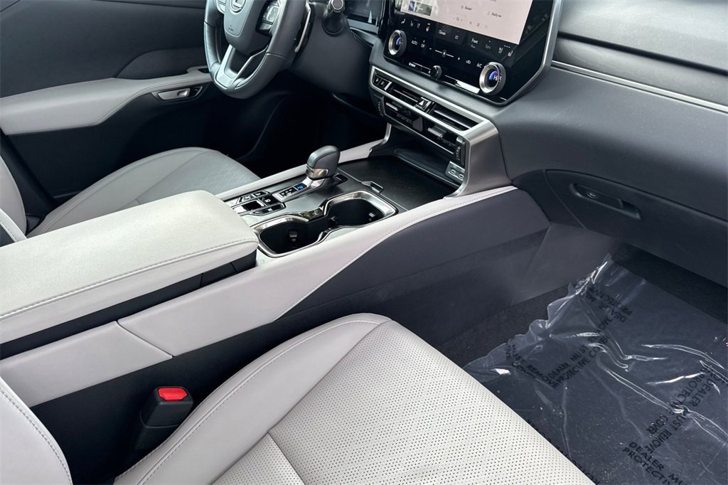 Used 2024 Lexus RX 350 350h Premium Plus image 15