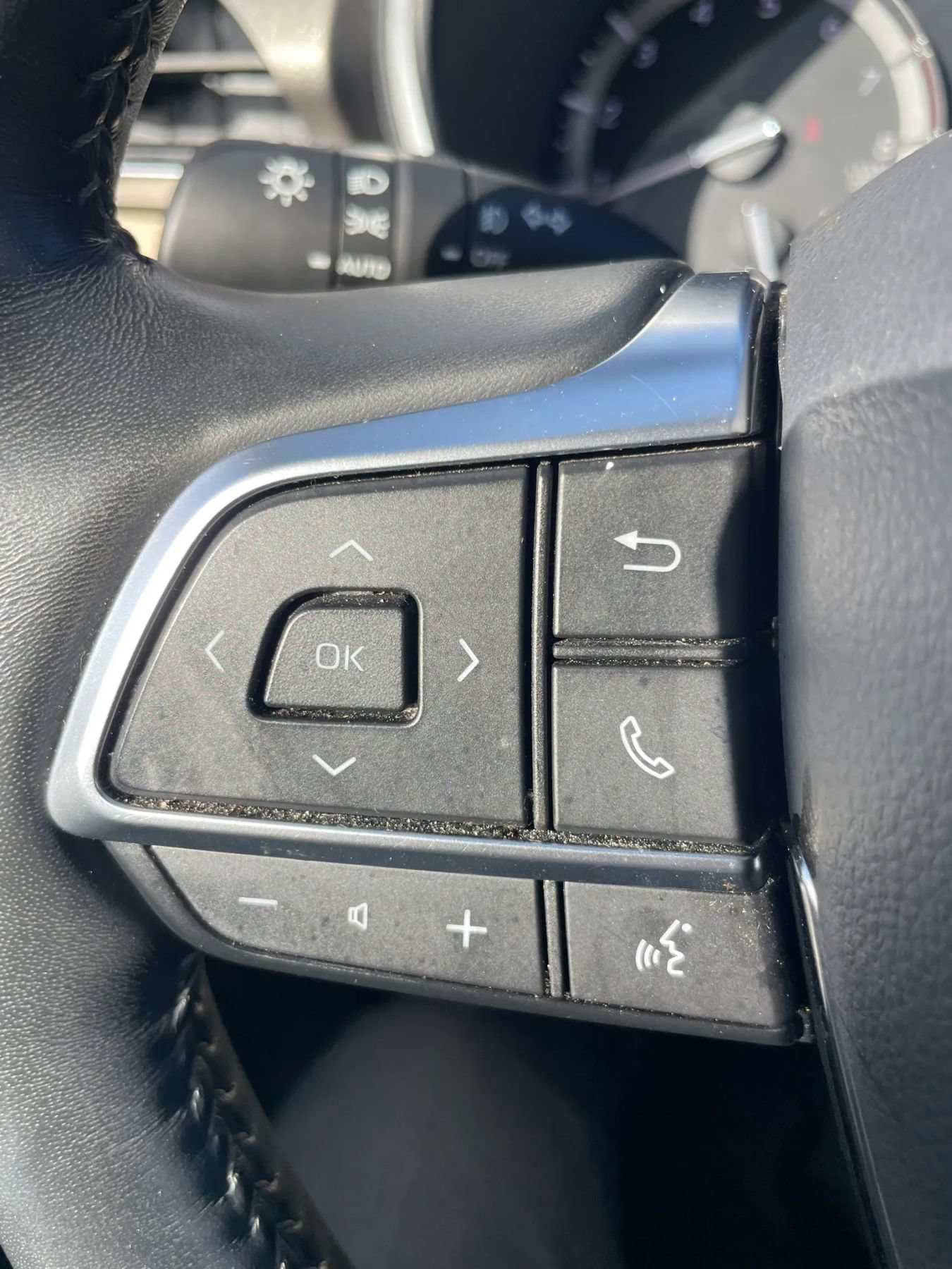 Used 2020 Toyota Highlander Limited FWD image 26
