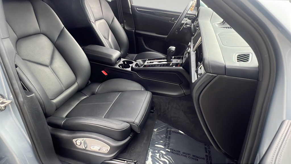 Certified 2025 Porsche Macan S AWD/4WD image 22