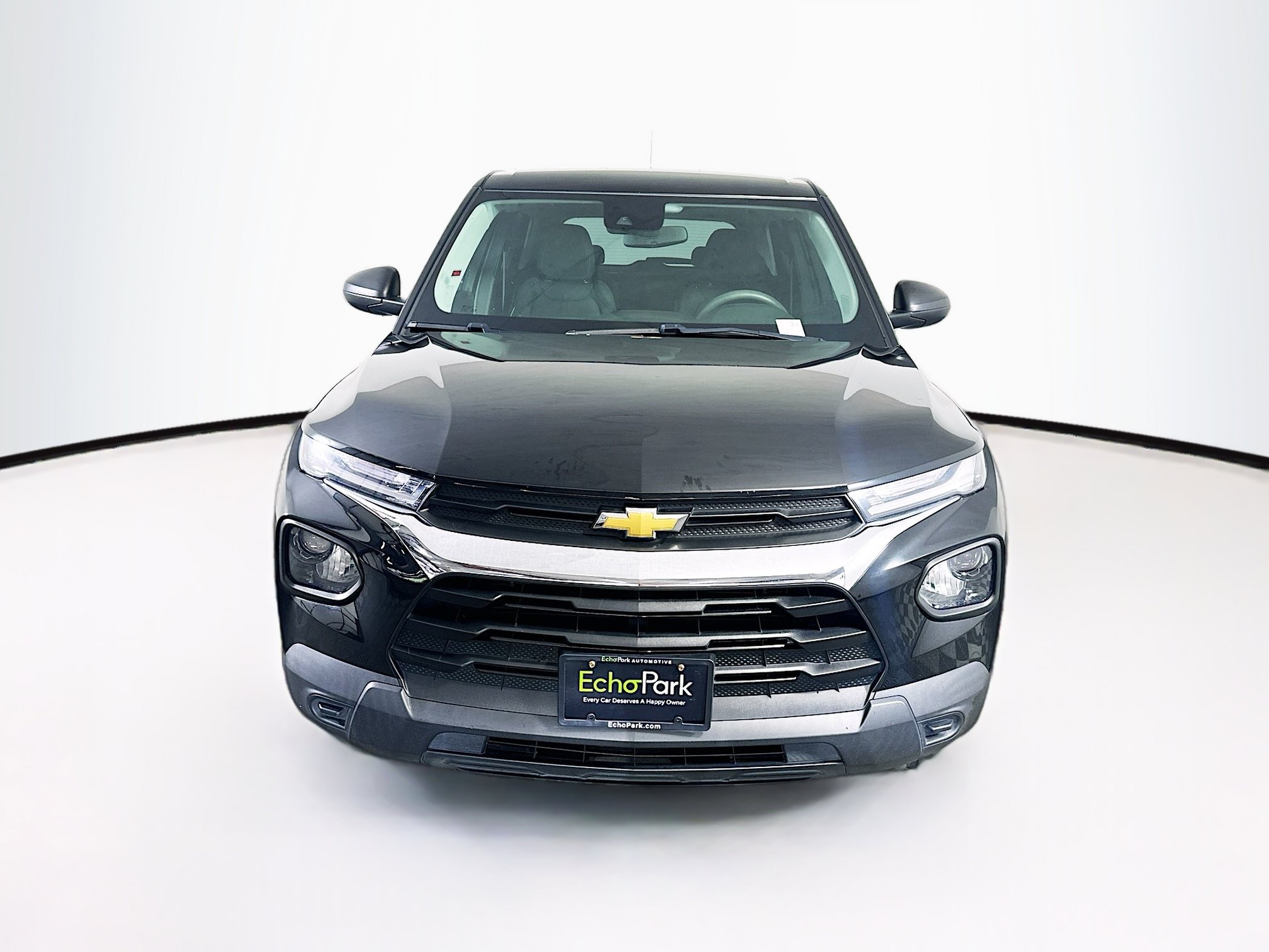Used 2023 Chevrolet TrailBlazer LS FWD image 2