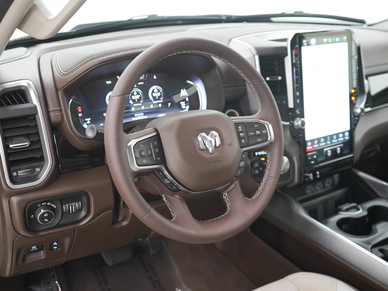 Used 2025 RAM 1500 Laramie AWD/4WD image 18