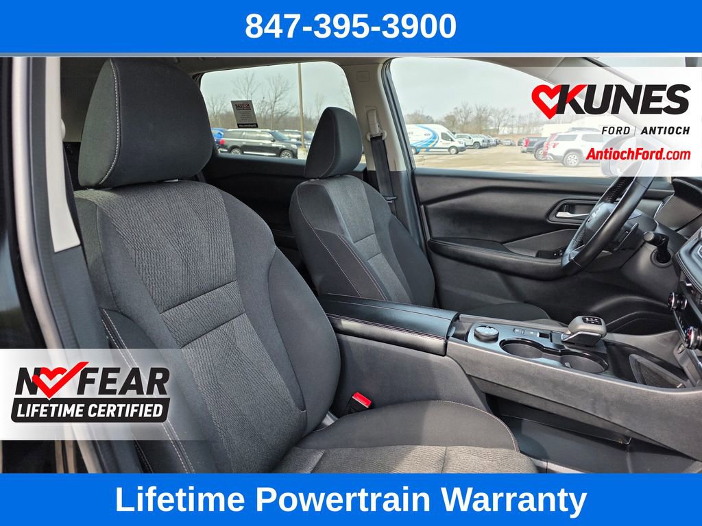 Used 2025 Nissan Rogue SV image 36