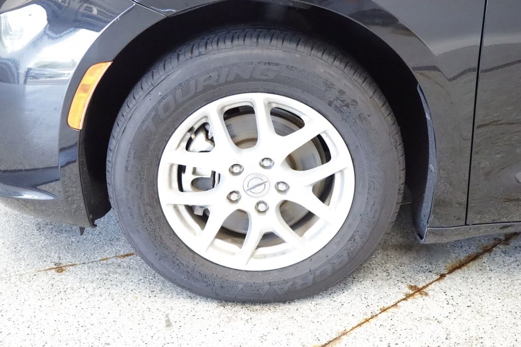 Certified 2023 Chrysler Pacifica Touring-L FWD image 14