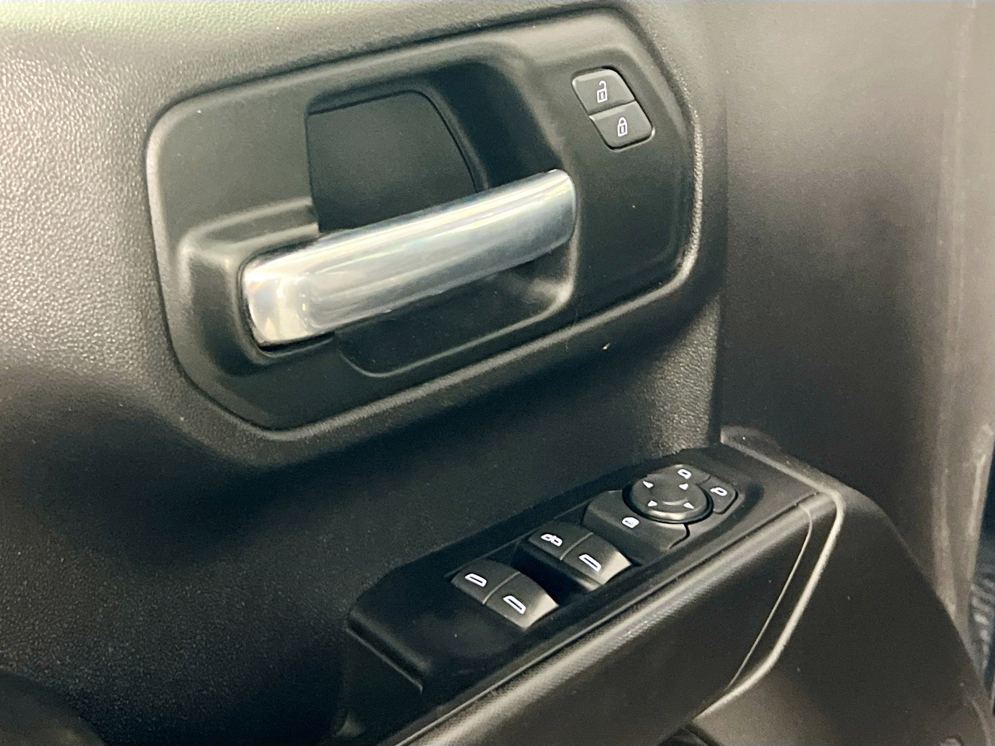 Used 2022 Chevrolet Silverado 1500 Custom image 16