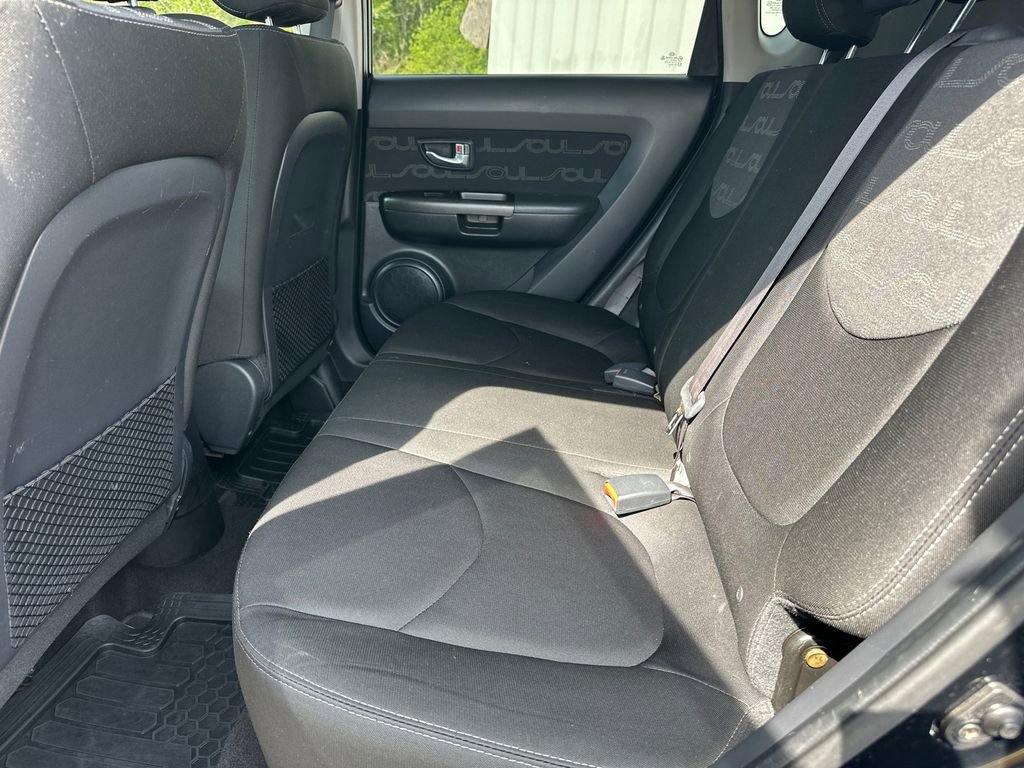 Used 2013 Kia Soul + image 21
