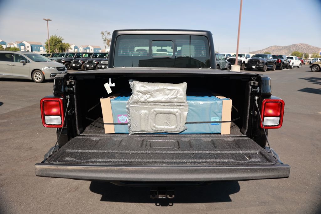 New 2026 Jeep Gladiator Sport image 33