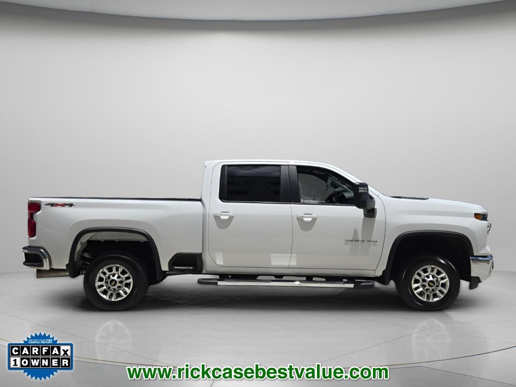 Used 2025 Chevrolet Silverado 2500 LT w/ Convenience Package AWD/4WD image 4