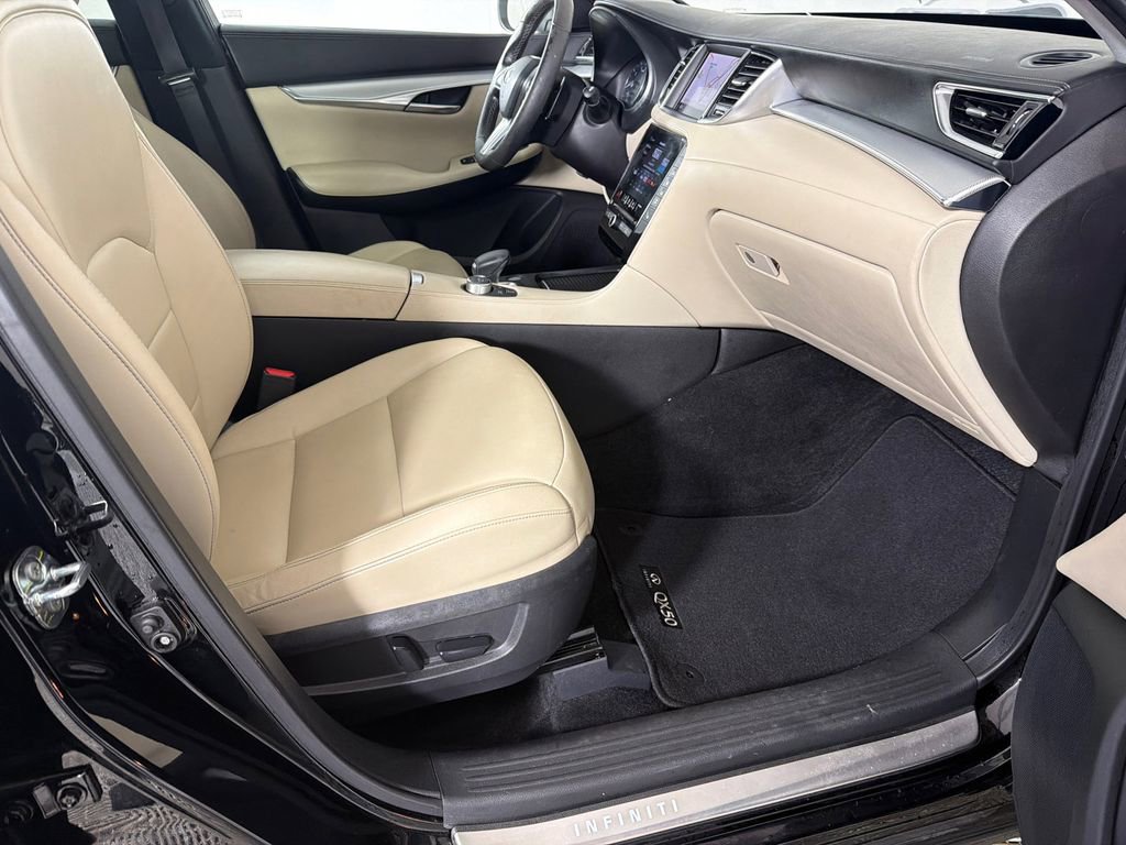 Used 2021 INFINITI QX50 Essential image 15