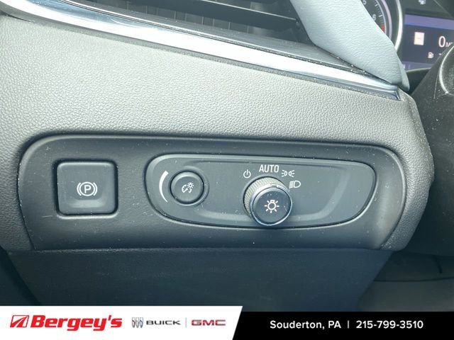 Used 2020 Buick Enclave Essence w/ Sound and Sites Package FWD image 21