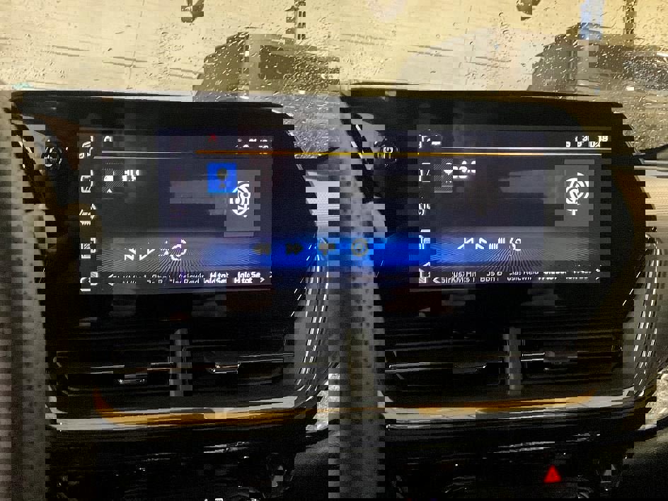 New 2026 Chevrolet Trax RS w/ Sunroof Package image 34