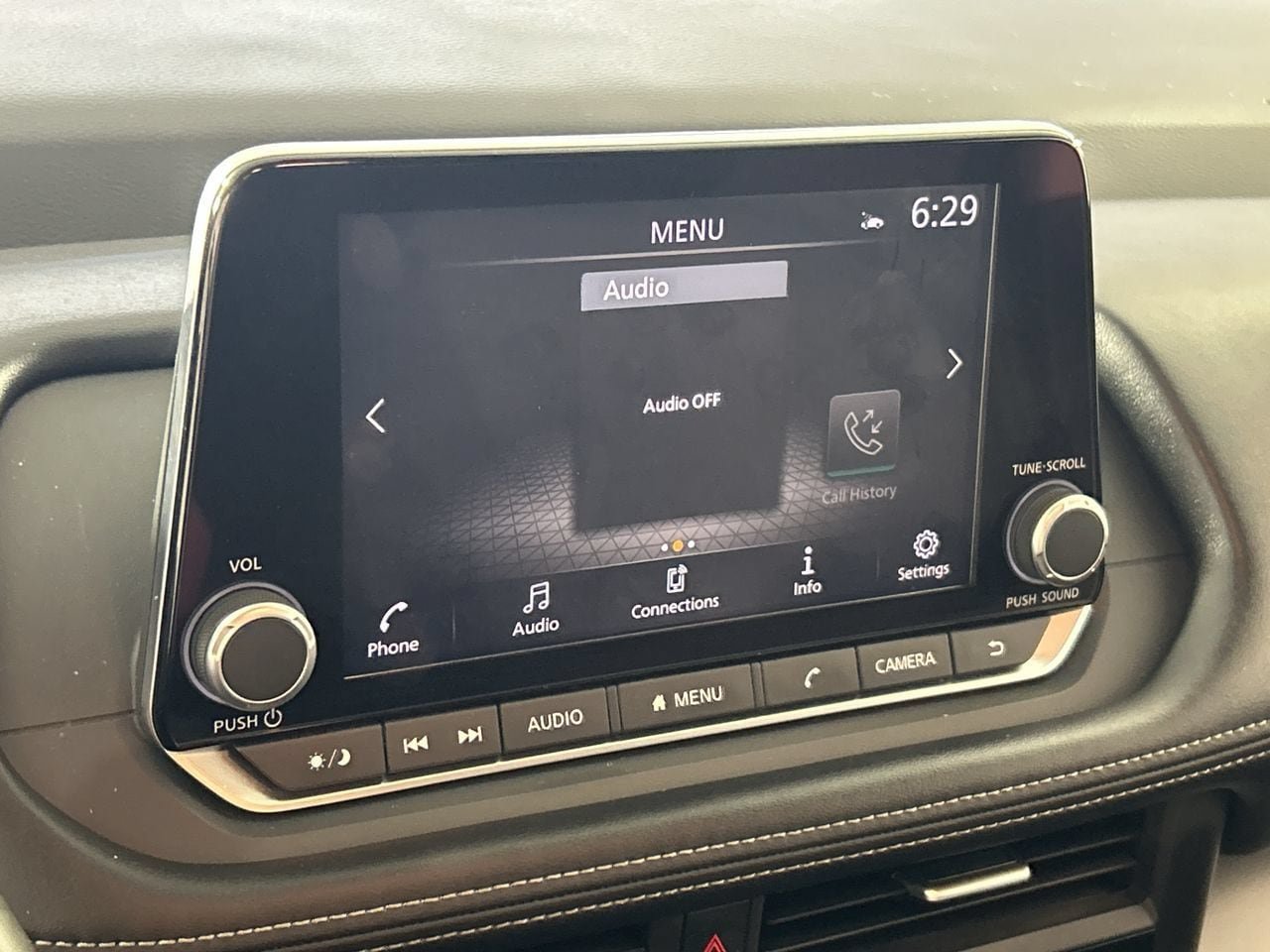 Used 2025 Nissan Rogue SV FWD image 17