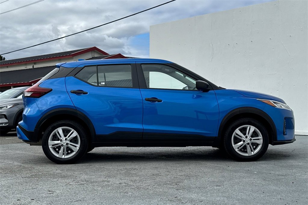 Used 2023 Nissan Kicks S image 3
