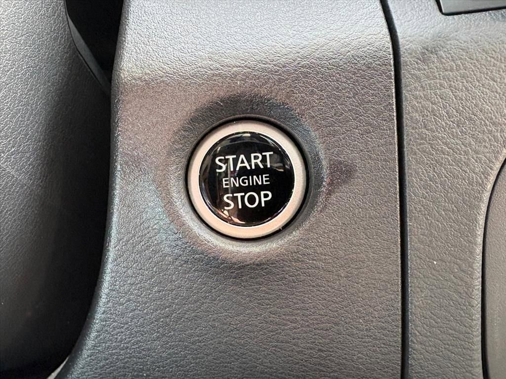 Certified 2025 Nissan Frontier SV image 15