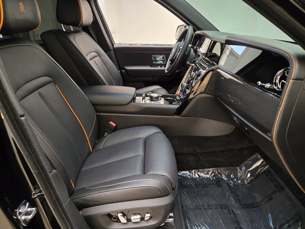 Certified 2025 Rolls-Royce Cullinan Black Badge AWD/4WD image 24
