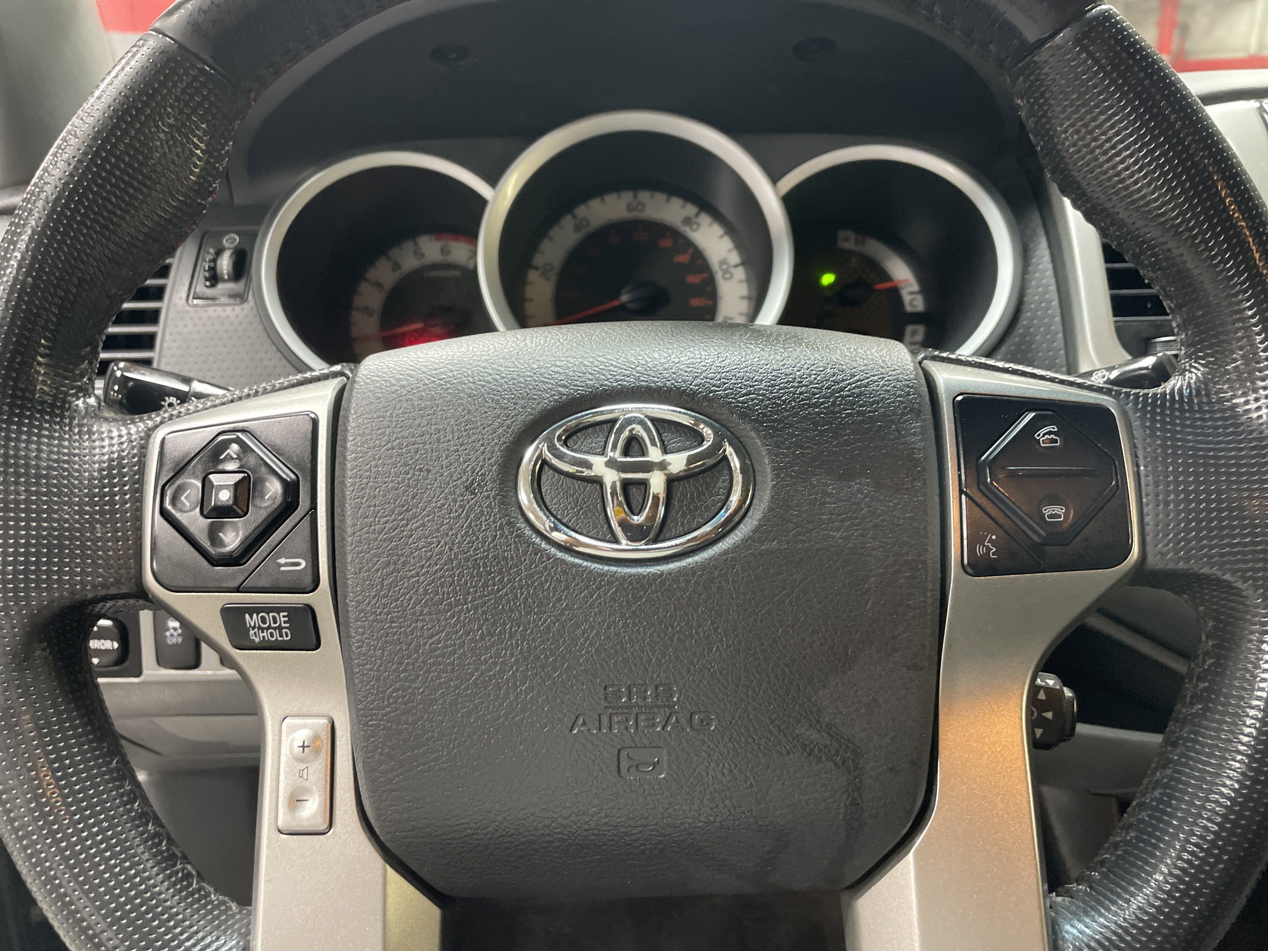 Used 2014 Toyota Tacoma PreRunner w/ SR5 Package image 18