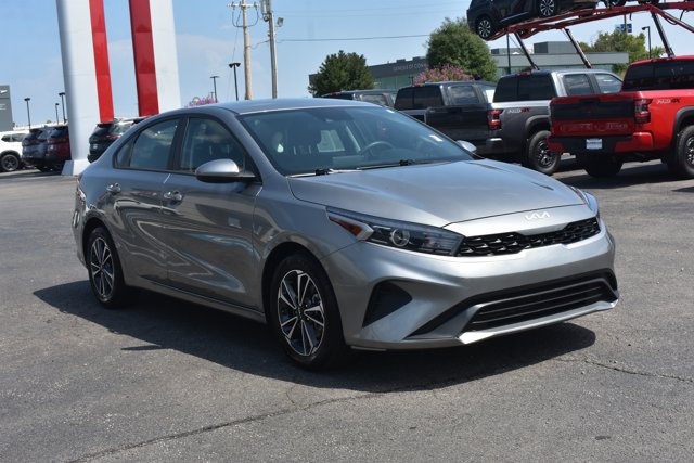Used 2024 Kia Forte LXS FWD image 3