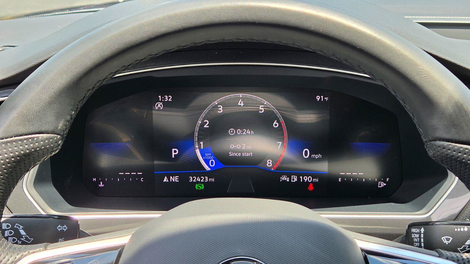 Certified 2024 Volkswagen Tiguan SE R-Line FWD image 27