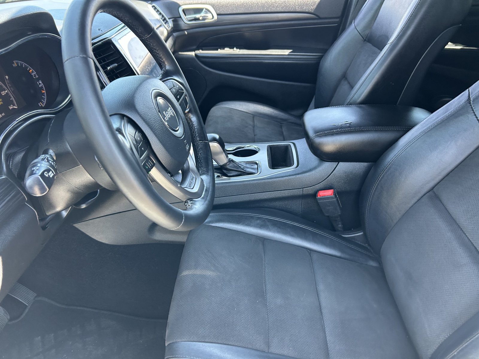 Used 2020 Jeep Grand Cherokee Altitude RWD image 28
