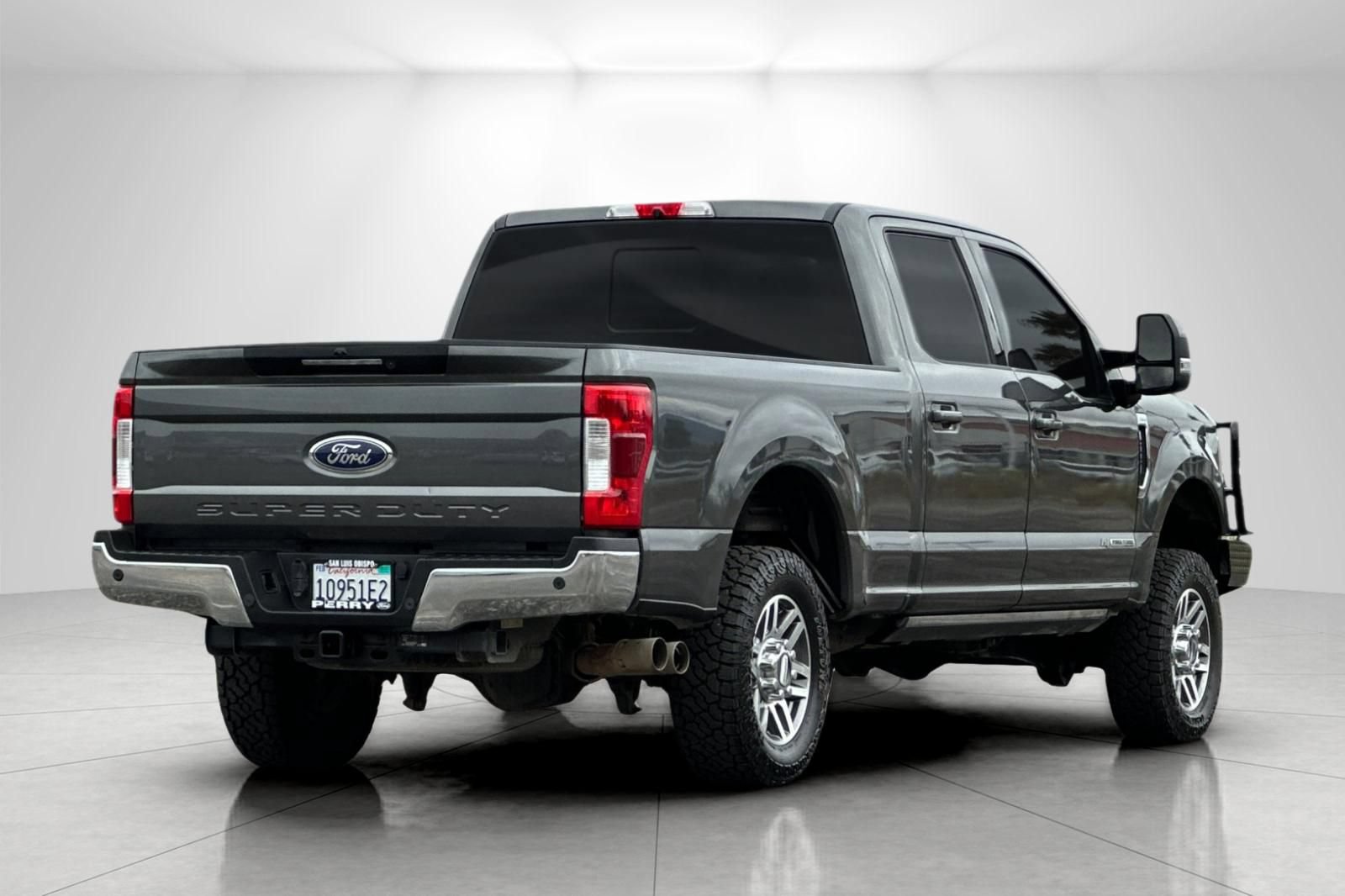Used 2017 Ford F250 Lariat w/ Lariat Ultimate Package AWD/4WD image 3