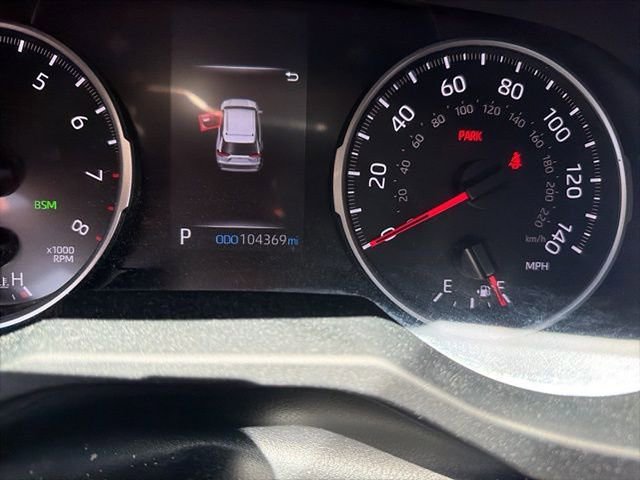 Used 2022 Toyota RAV4 XLE Premium AWD/4WD image 6