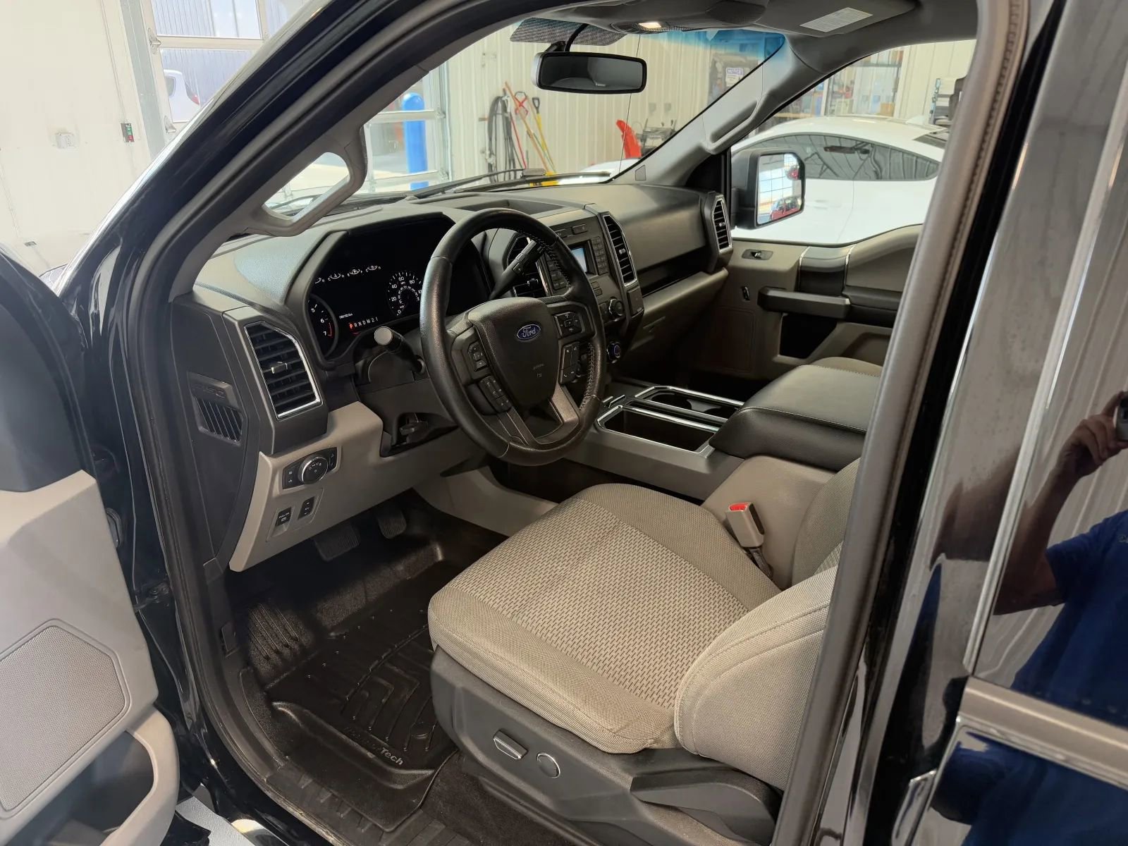 Used 2017 Ford F150 XLT w/ Equipment Group 301A Mid AWD/4WD image 11