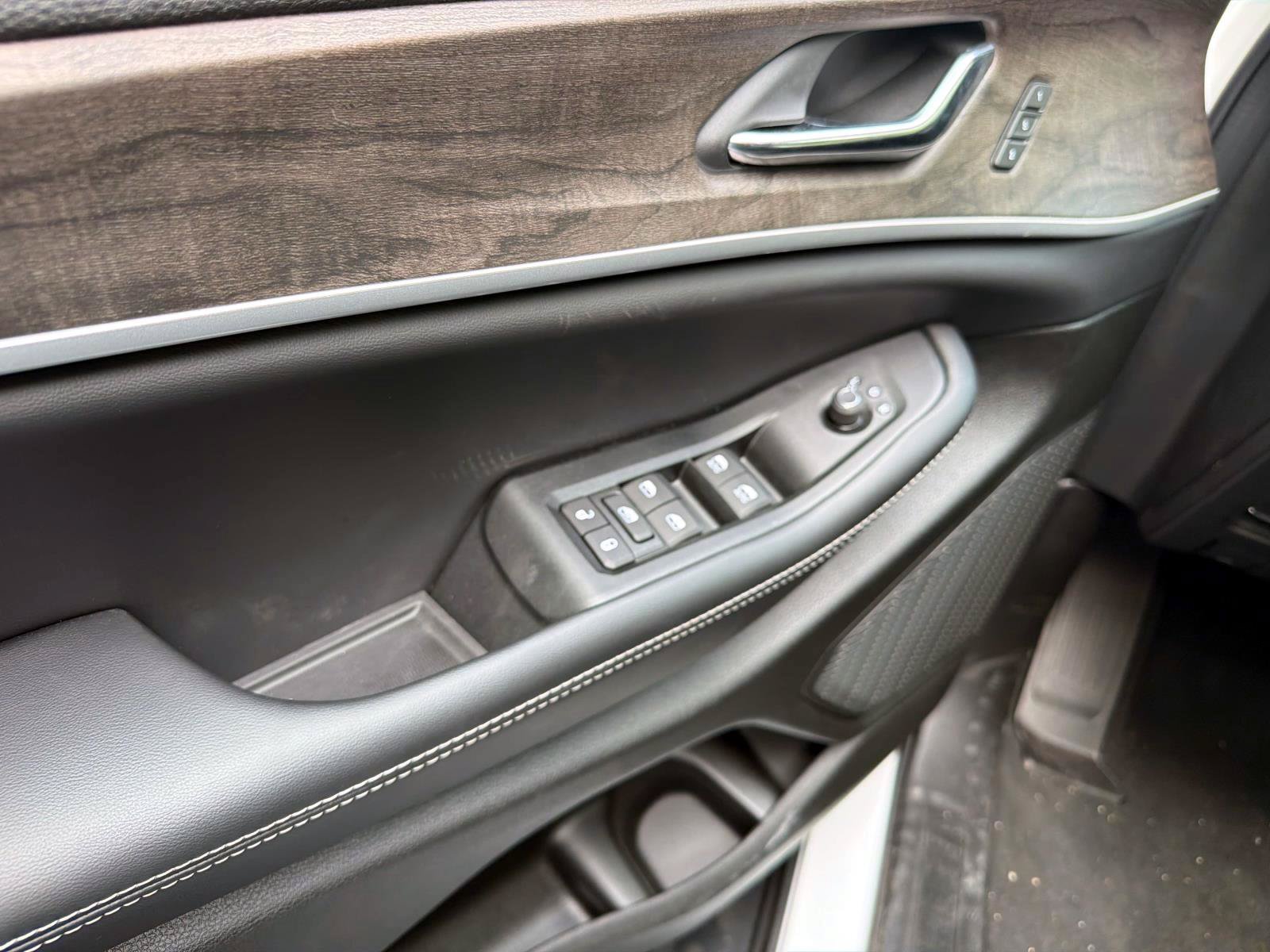 New 2026 Jeep Grand Cherokee L Limited AWD/4WD image 10