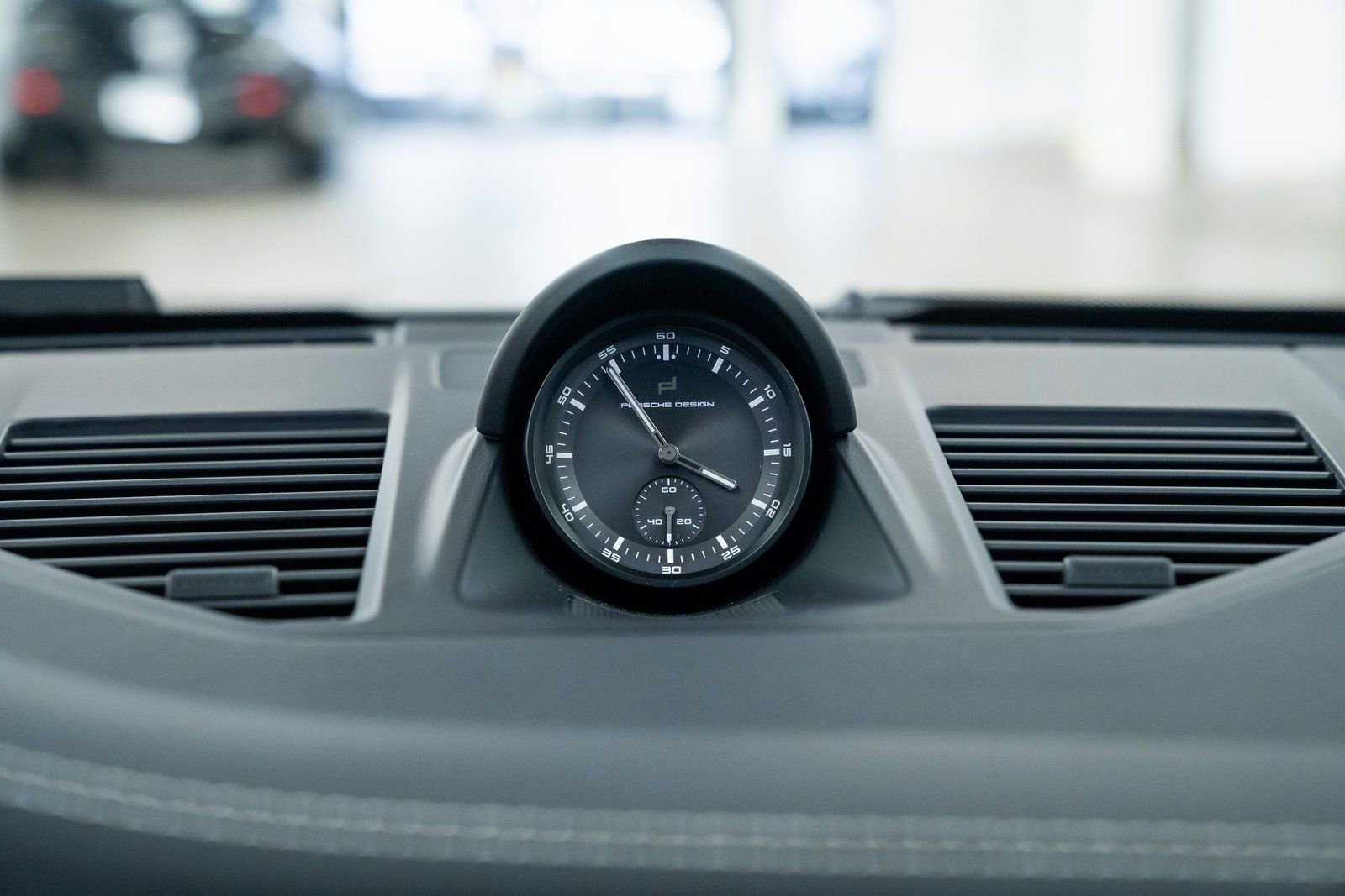 Used 2025 Porsche 911 Carrera 4 GTS image 18