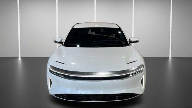 Used 2023 Lucid Air Pure image 2