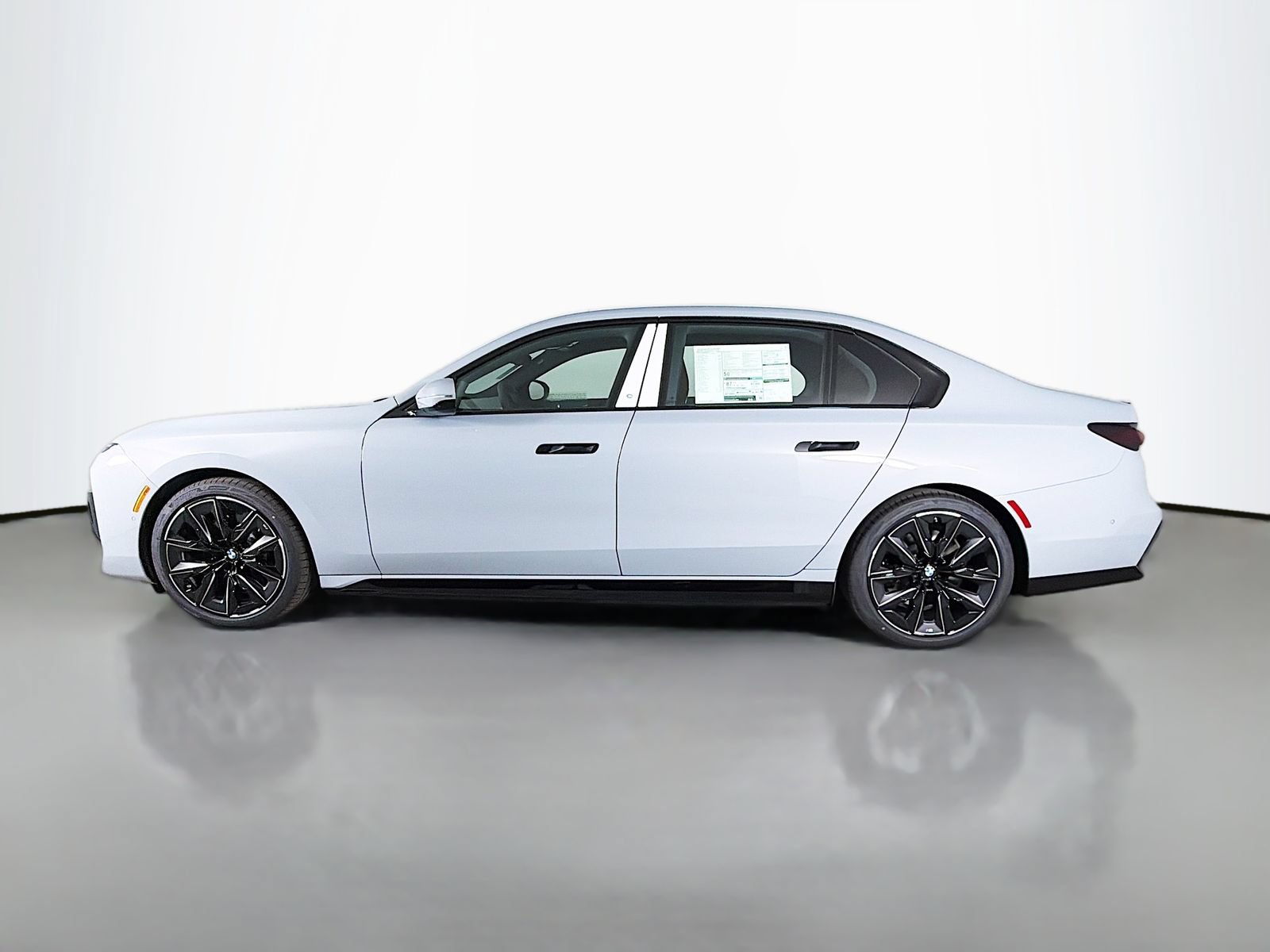 New 2026 BMW i7 xDrive60 AWD/4WD image 4