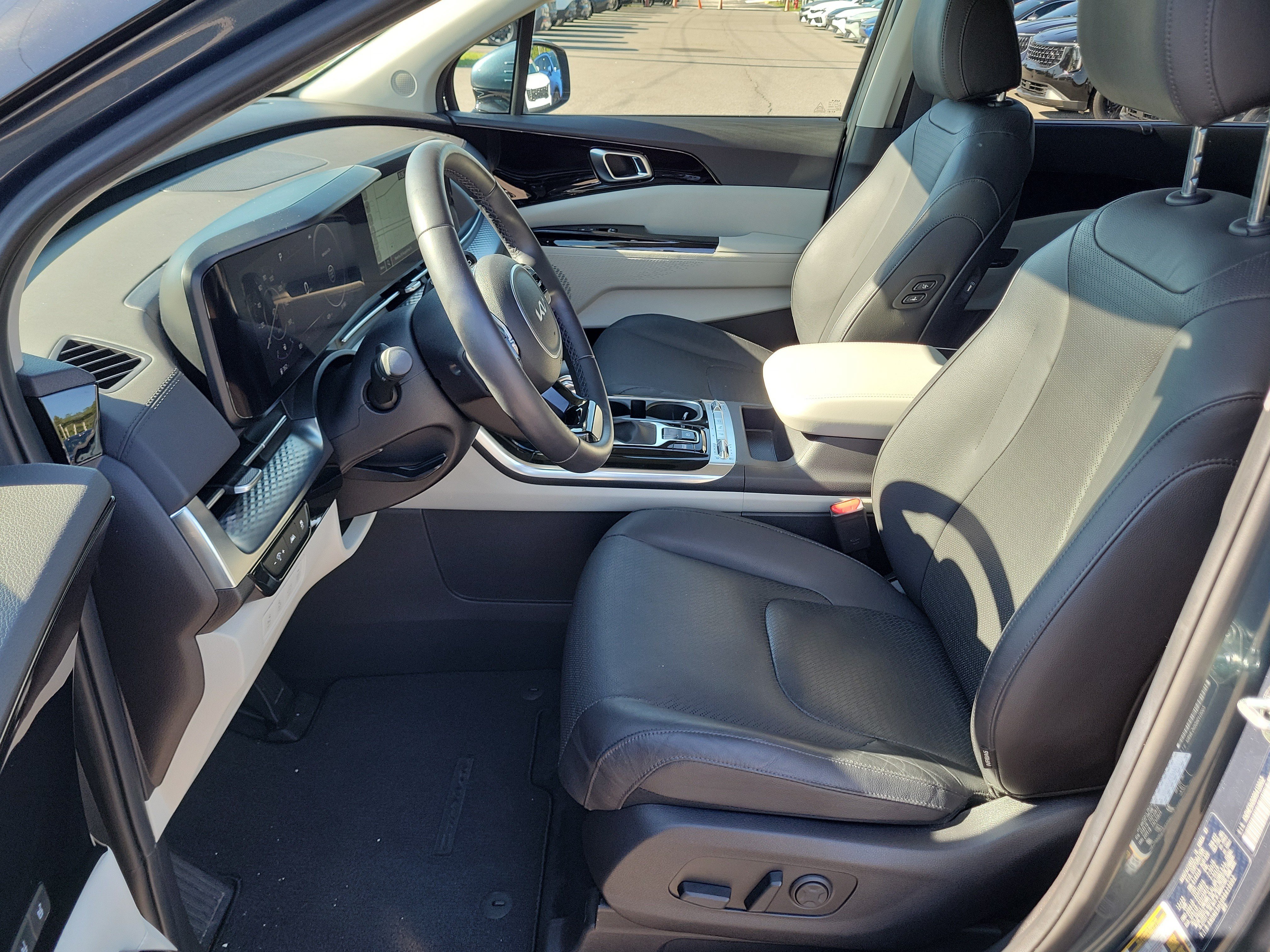 Certified 2024 Kia Carnival SX Prestige FWD image 23