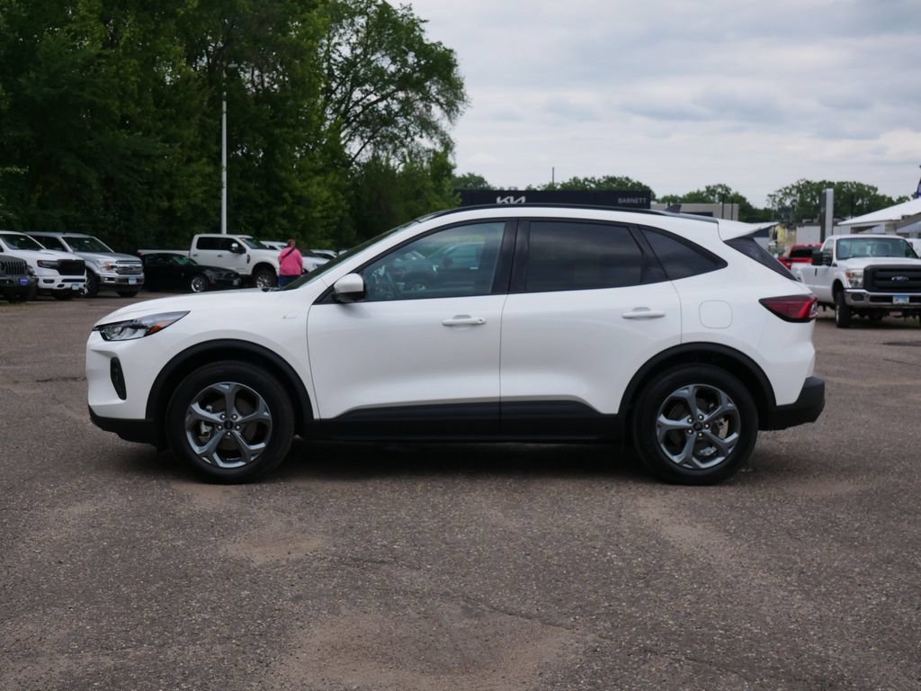 Certified 2025 Ford Escape ST-Line Select w/ Tech Pack #2 AWD/4WD image 5
