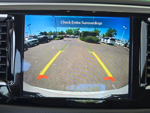 Used 2020 Chrysler Pacifica Touring-L FWD image 10