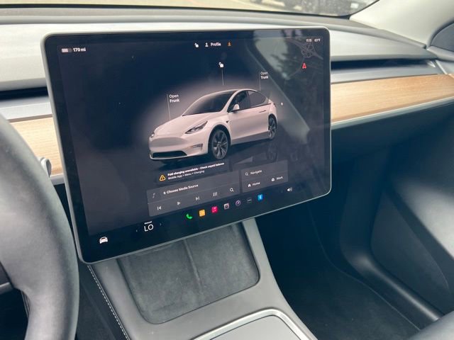 Used 2025 Tesla Model Y Long Range AWD/4WD image 16