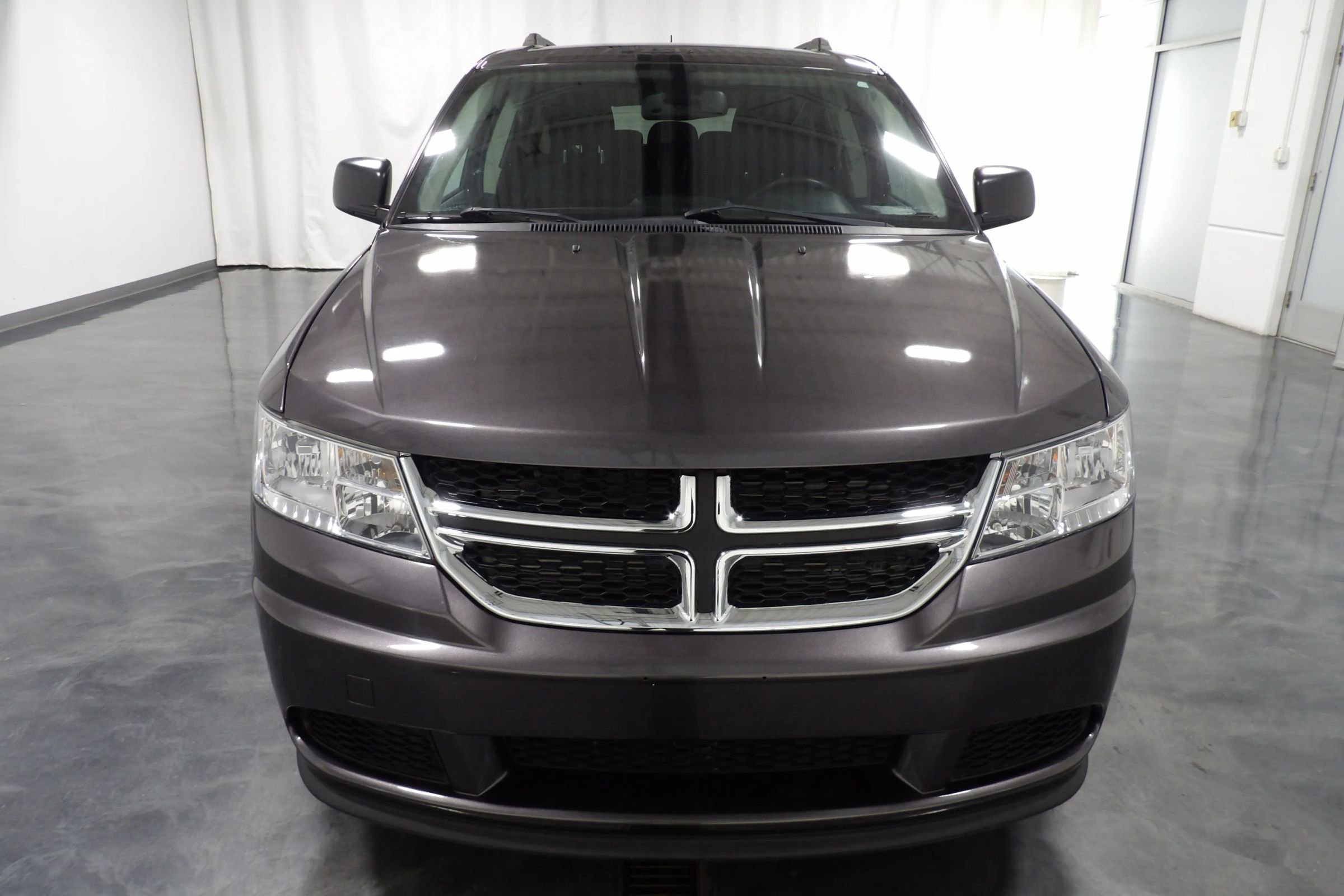 Used 2018 Dodge Journey SE image 2