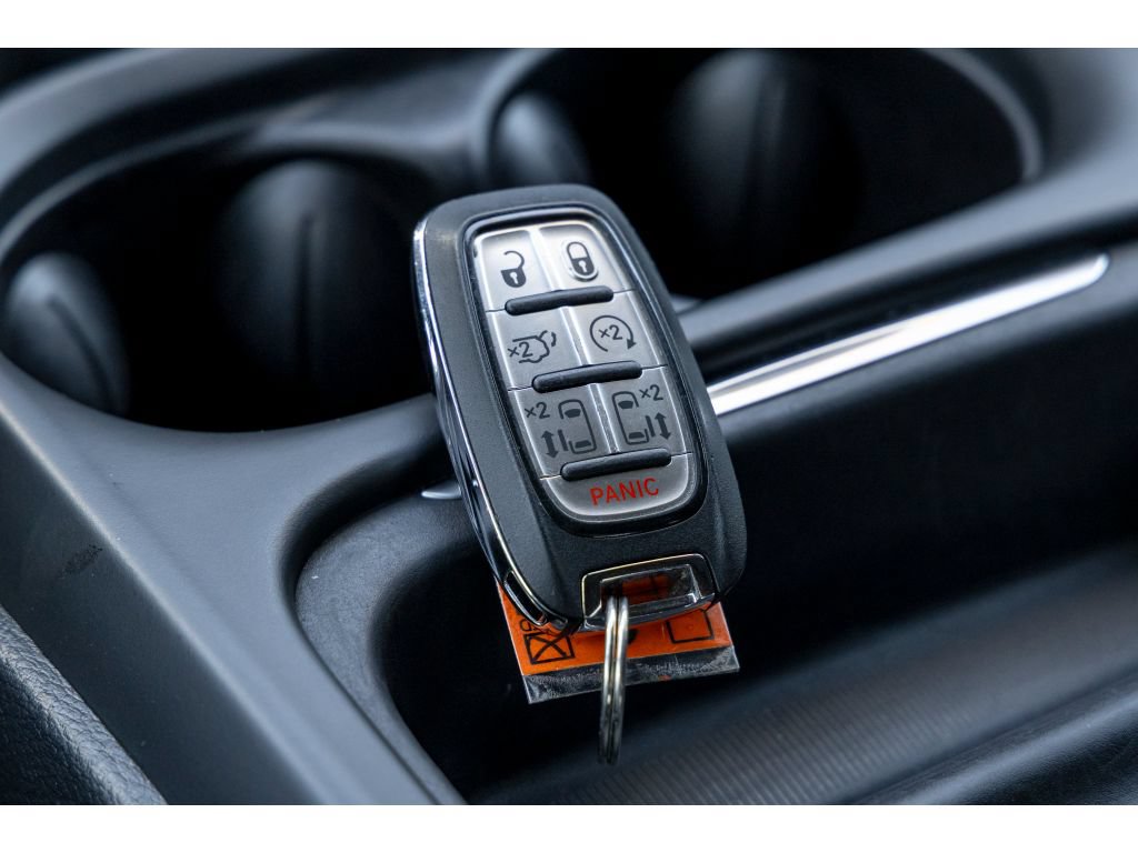 Used 2024 Chrysler Pacifica Touring FWD image 30