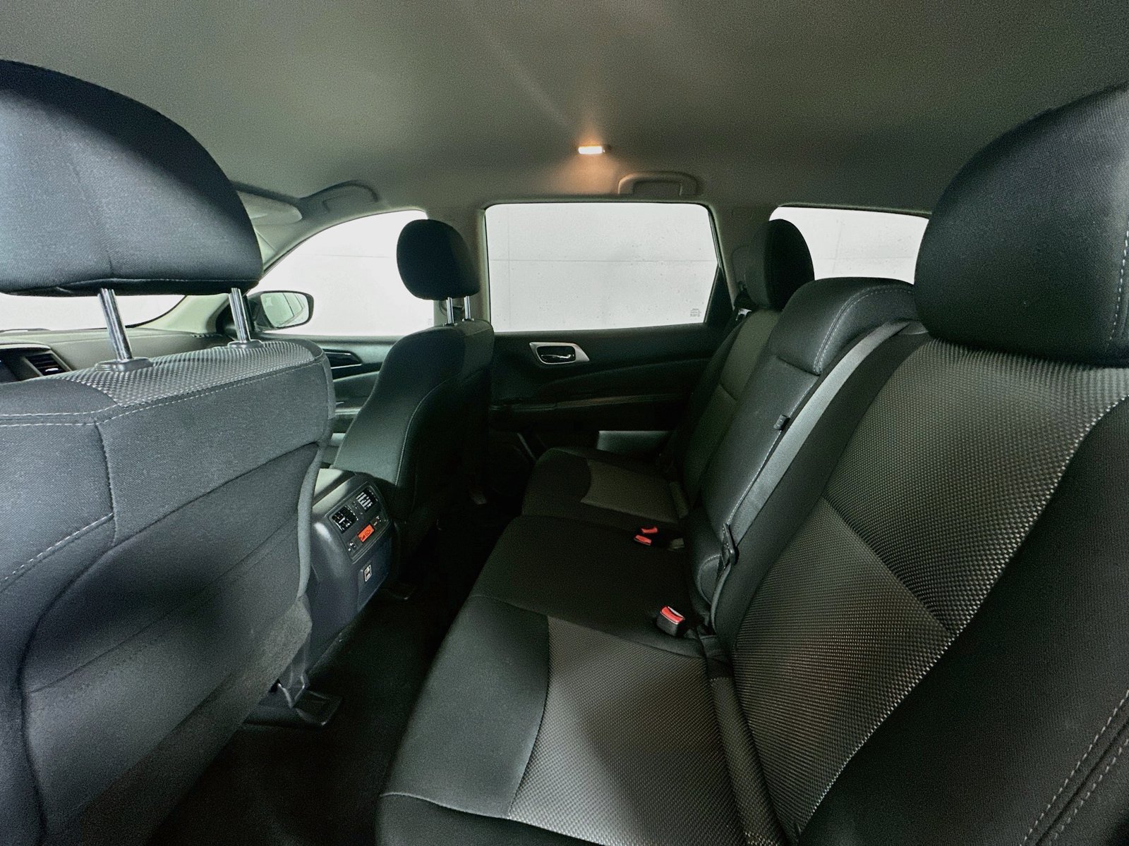 Used 2018 Nissan Pathfinder SV AWD/4WD image 22