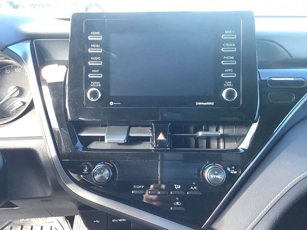 Used 2023 Toyota Camry SE image 14