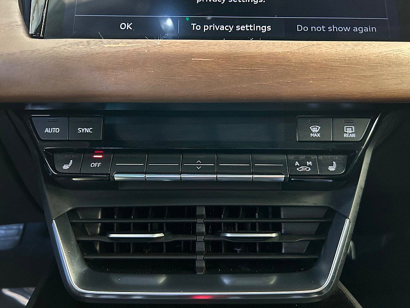 Used 2022 Audi e-tron GT Premium Plus image 21