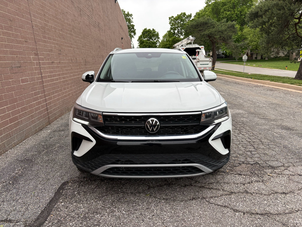 Used 2024 Volkswagen Taos SE AWD/4WD image 8