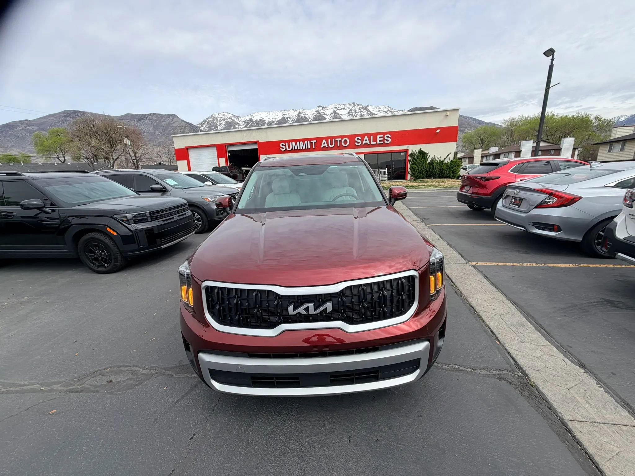 Used 2024 Kia Telluride EX w/ EX Captain's Chair Package image 9