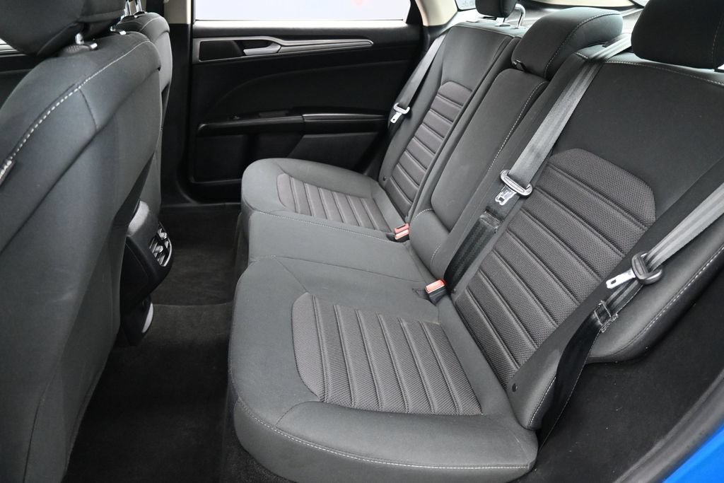 Used 2020 Ford Fusion SE FWD image 29