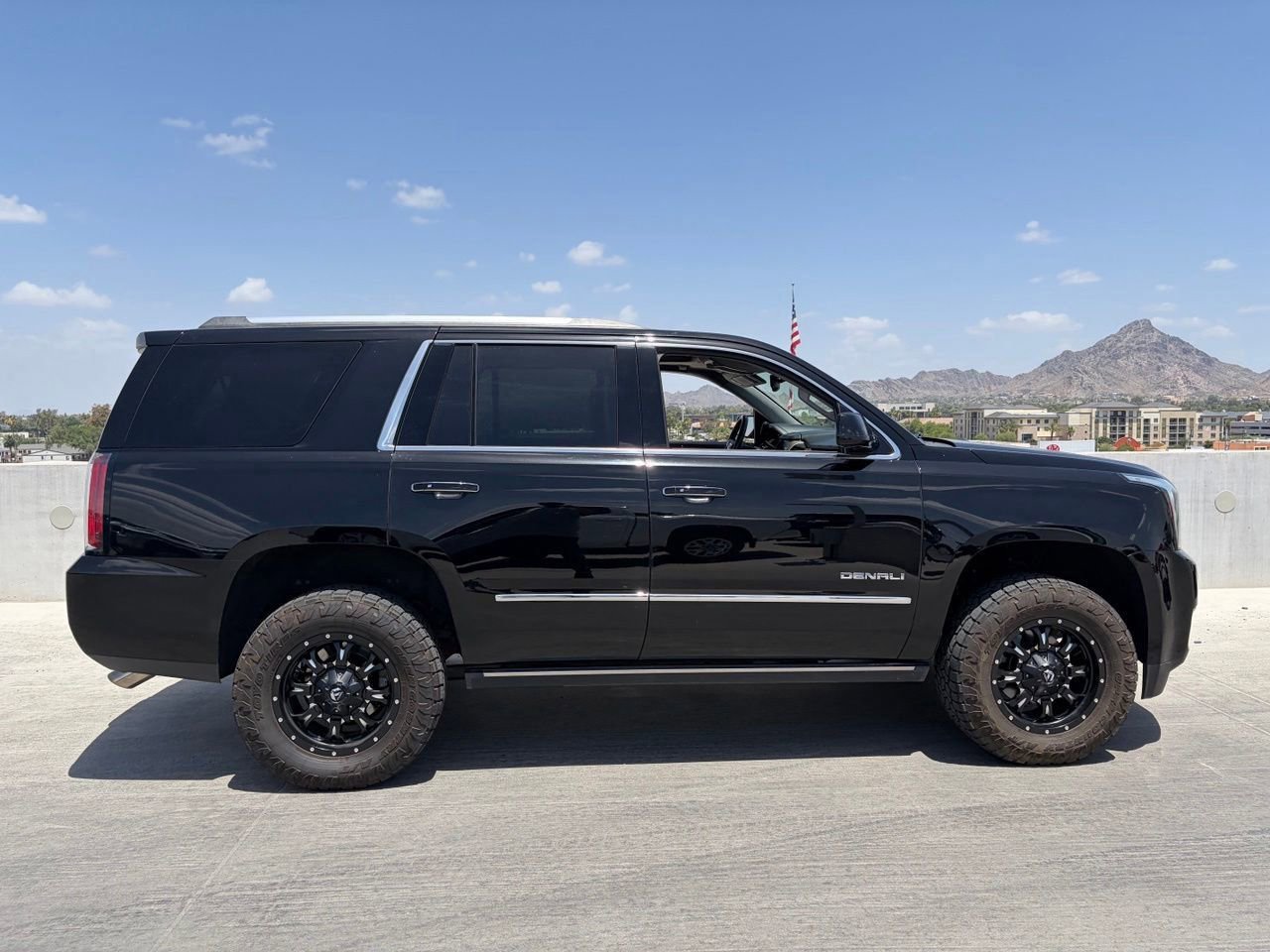 Used 2018 GMC Yukon Denali w/ Open Road Package AWD/4WD image 3