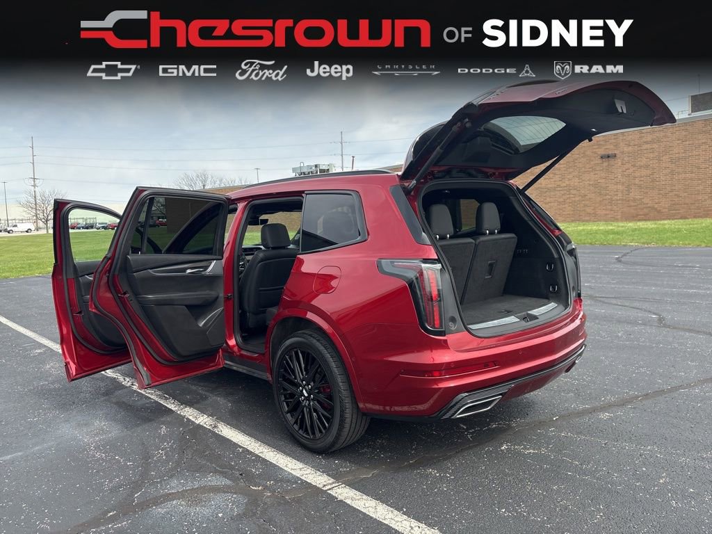 Used 2023 Cadillac XT6 Sport w/ Technology Package image 16